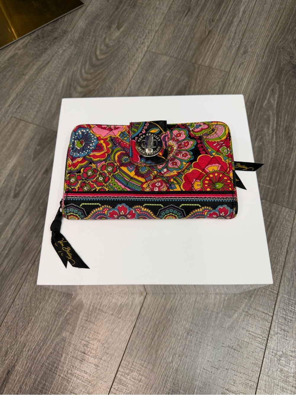 Vera Bradley turn lock Wallet retired vintage print